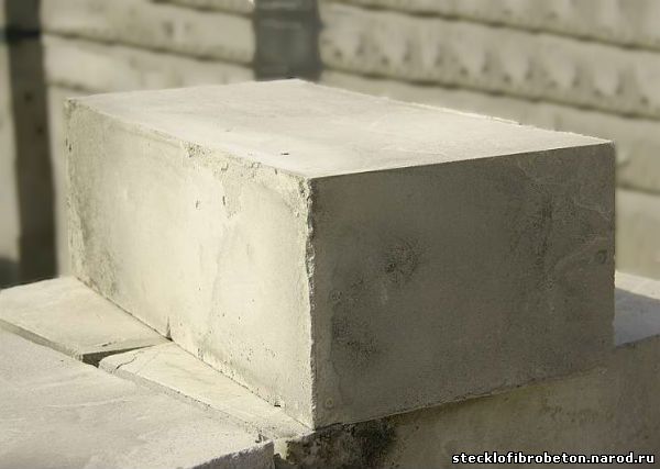 Блок из пескобетона.